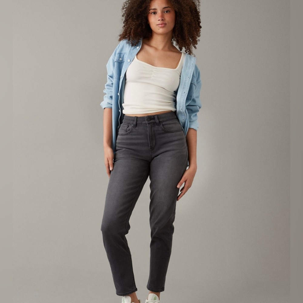 AE High Waisted Stretch Curvy Mom Jean - Black - Size 4 Long